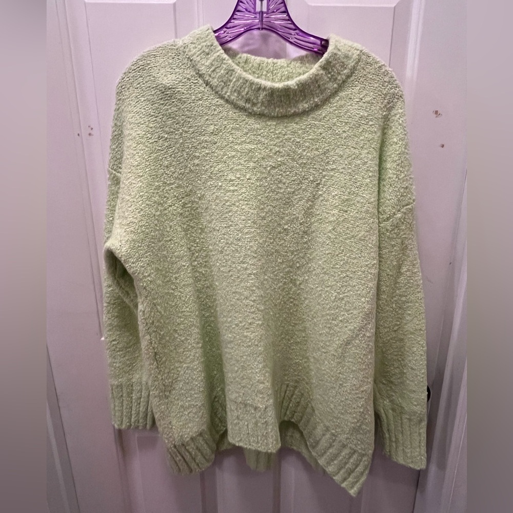 LIKE NEW Old Navy Oversized Crewneck Pullover Sweater in Pale Citron - Sz Medium
